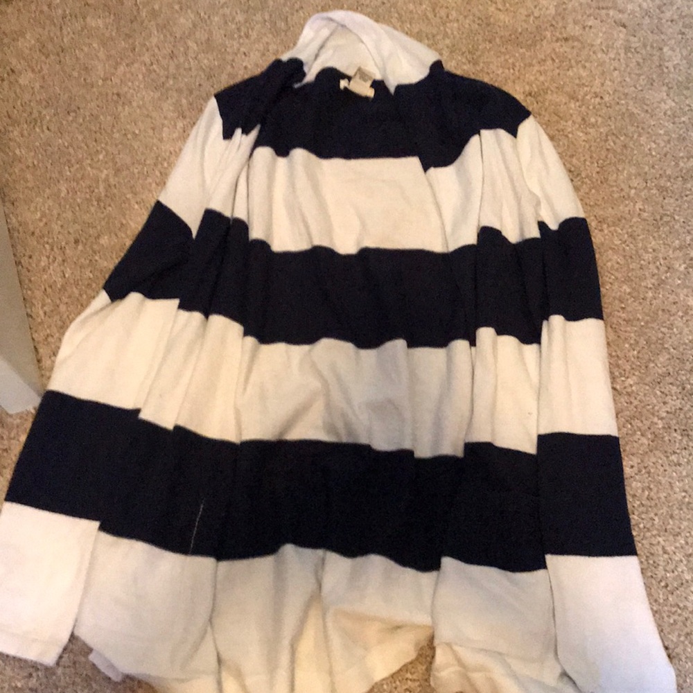Long-sleeve blue and white cardigan